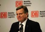 Deutsche Bahns koncernchef, Hartmut Mehdorn, har kastet håndklædet i ringen efter ugers massivt politisk pres. 