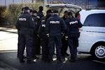 Politiet på åstedet for næsten præcis et år siden. Røverne flygtede fra værdihåndteringsselskabet Loomis i Glostrup med et udbytte på 62 millioner kroner - danmarkshistoriens største. 