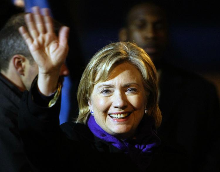 Hilary Clinton ankom i aftes til Haag i Holland, hvor hun skal deltage i FN's konference om Afghanistans fremtid. 