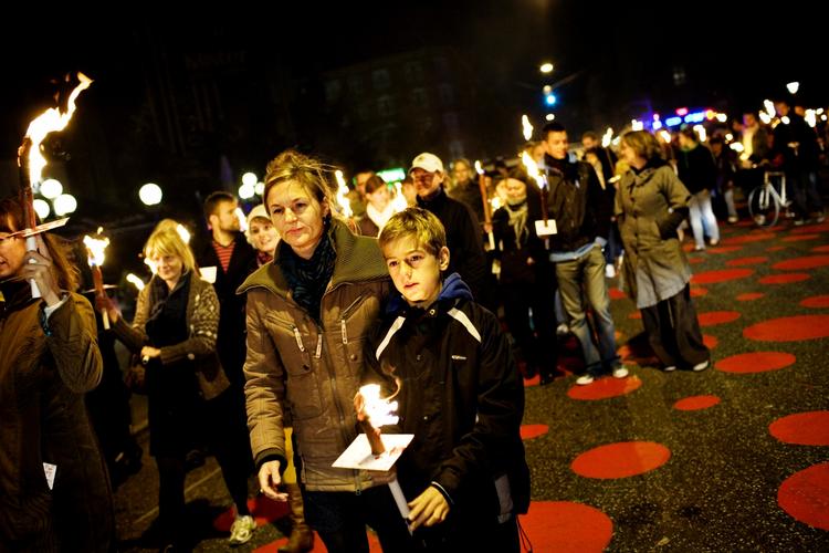 Københavns Politi støtter brede manifestationer mod skyderier, som den der foregår i dag klokken 17.00 på Blågårds Plads. Arkivfoto fra tidligere demonstration mod skyderier. 