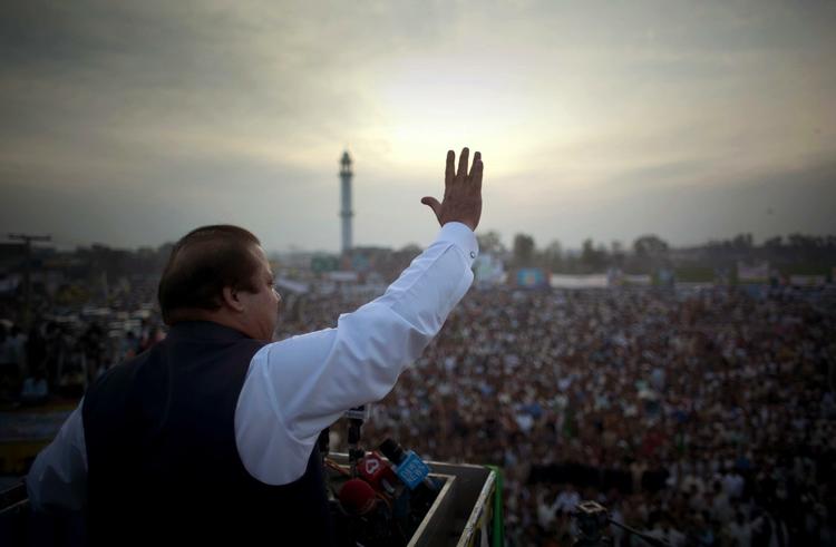 Nawaz Sharif fotograferet for en måned siden, da han talte ved en demonstration i Narowal i nærheden af Lahore. 