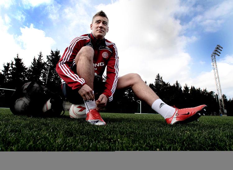 Nicklas Bendtner er en tvivlsom starter til landskampen mod Albanien onsdag i Parken. Arkiv 