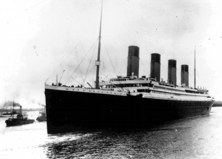 Titanic stævner ud fra Southampton 10. april, 1912. Arkivfoto. 