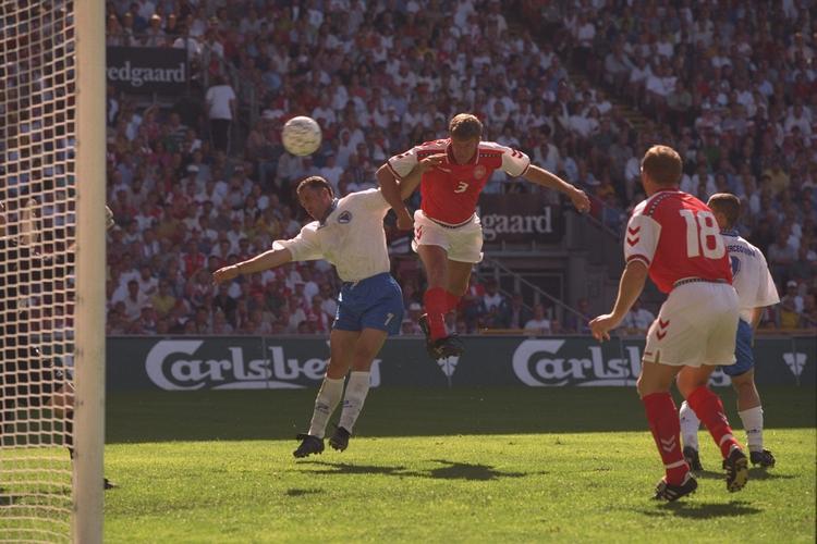Marc Rieper headede Danmark på 1-0 i 1997, da Danmark bevarede sin status som ubesejret i VM-kvalifikationen med en sejr på 2-0 over Bosnien-Hercegovina. Arkivfoto. 