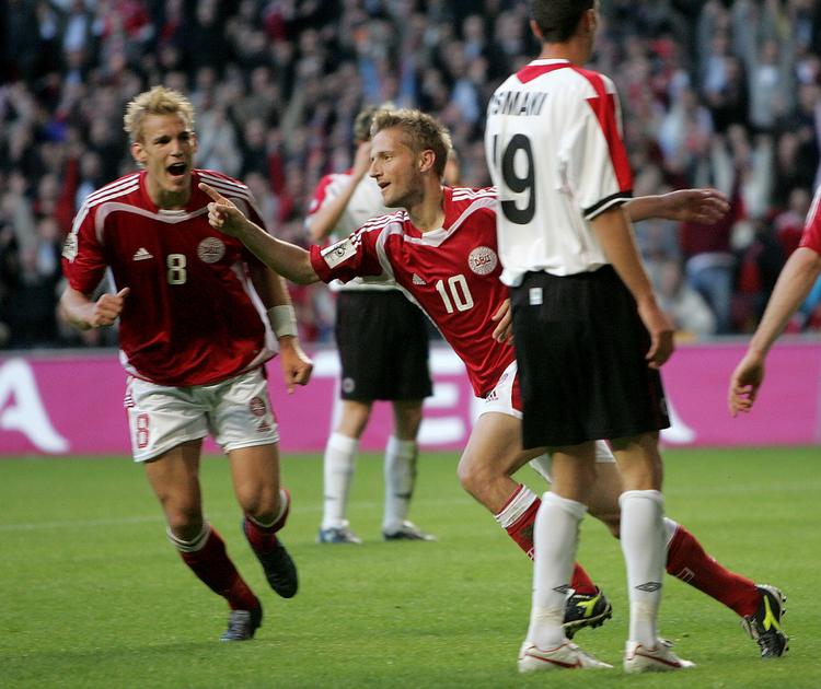 Søren Larsen (8) scorede de første to, Martin Jørgensen (10) det tredje, da Danmark vandt 3-1 over Albanien i det seneste indbyrdes møde. Arkivfoto. 