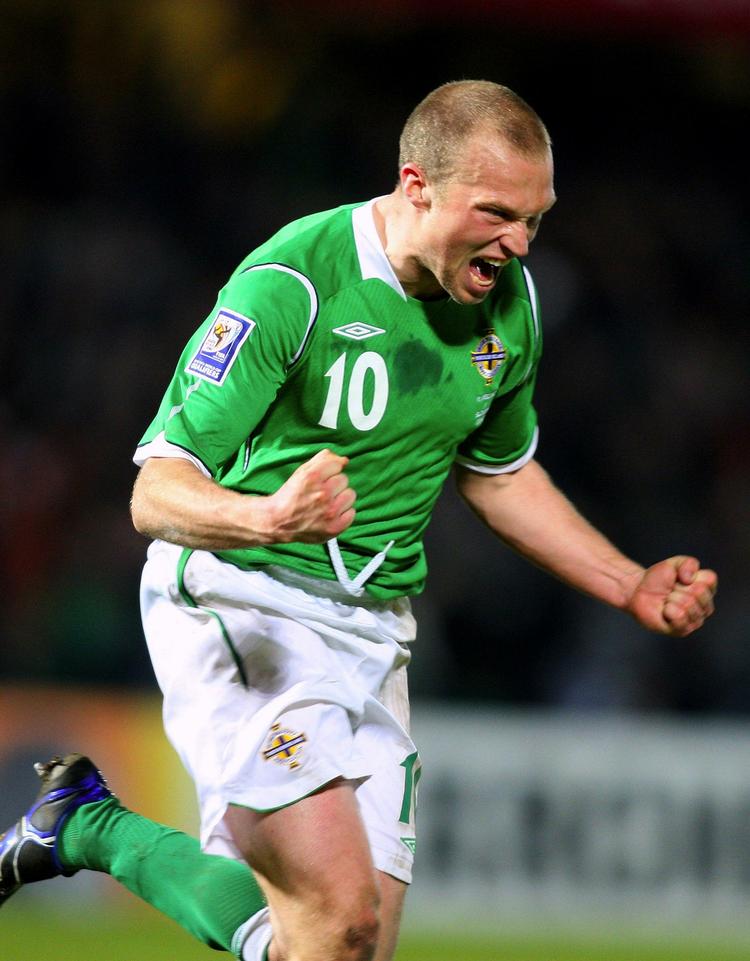 Nordirlands Warren Feeney sørgede for den fjerde sejr i træk til sit hold med scoringen til 1-0 over Slovenien. 