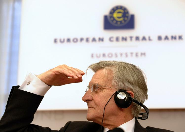 Direktøren for den europæiske centralbank, Jean-Claude Trichet, har i dag sænket renten til 1 procent. 