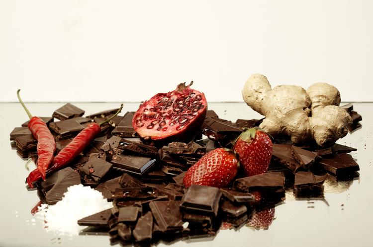 Chili, ingefær eller salt har gjort deres indtog i mørke chokolader. Desværre virker sammensætningerne kun i ganske få tilfælde i de otte chokolader, som tjek har smagstjekket. 