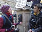 Demonstranterne i London er langt fra tilfredse med verdenslederne. 