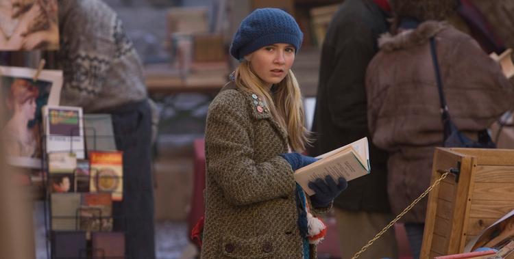 Meggie er befriende kontant og snusfornuftig i den nu 17-årige Eliza Bennetts udførelse i en ellers middelmådig film. Foto fra filmen 