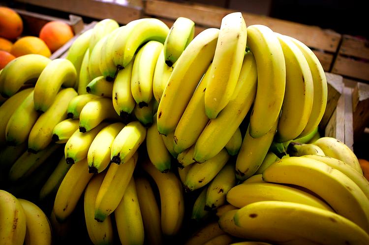 For at træne bedst muligt og præstere bedst muligt i konkurrencer er det vigtigt at spise  fornuftigt. Træner du hårdt, har du behov for lidt mere kulhydrat, for eksempel i form af bananer, end mindre aktive mennesker. Arkivfoto: Jens Dresling 