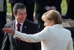 Den tyske kansler, Angela Merkel, er en af Foghs varmeste støtter. Alligevel må Fogh rejse hjem uden afklaring af sin politiske fremtid. 