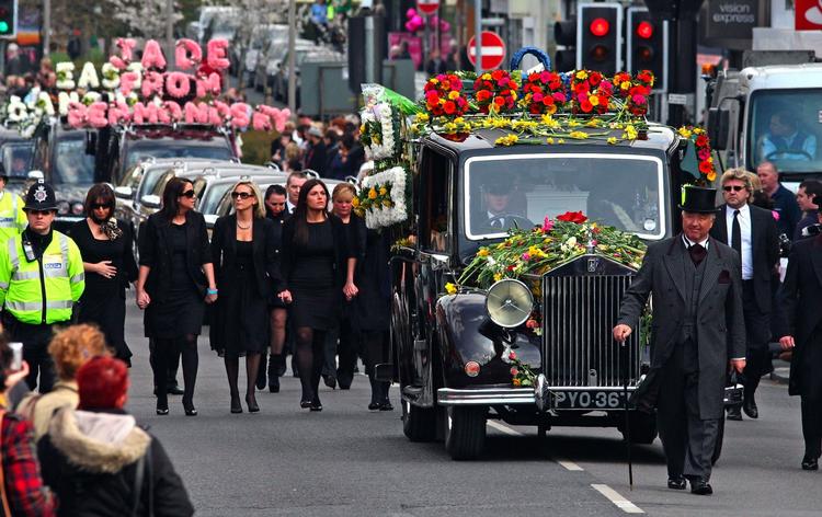 Der var enorm opmærksomhed omkring Jade Goodys begravelse i London i dag. 