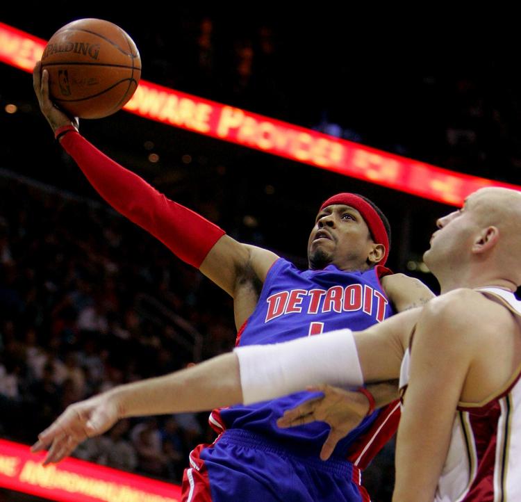 Allen Iverson spiller sin første - og tilsyneladende sidste - sæson for Detroit Pistons. Arkivfoto. 