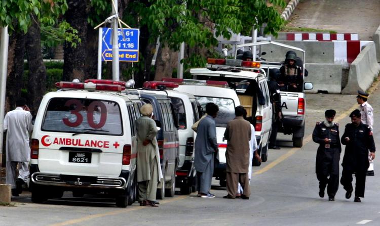 22 har mistet livet efter et selvmordsangreb i en moské i det sydlige Pakistan. I går blev otte dræbt af en selvmordsbomber i Islamabad (billedet). 
