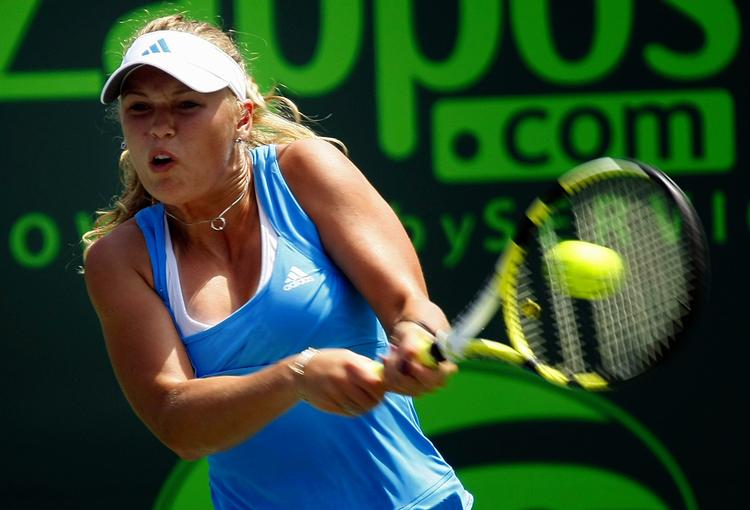 Caroline Wozniacki kæmper hårdt for sejren i Miami. 