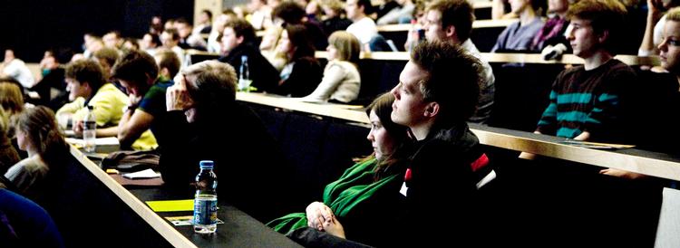 I den danske befolkning har universitetsuddannede i ringere grad end lavere uddannede befolkningsgrupper modtaget undervisning inden for innovations- og iværksættertræning. Og det svækker konkurrenceevnen. Foto: Sara Galbiati 