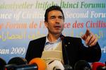Anders Fogh Rasmussen indfriede ikke tyrkisk presses forventninger om en undskyldning og lukning af den københavner-baserede kurdiske tv-station Roj TV. »Så de tyrkiske medier vil kritisere både Mr. Rasmussen og den tyrkiske regering«, siger Ceyda Karan, der er redaktør på den ansete tyrkiske avis Radikal. 