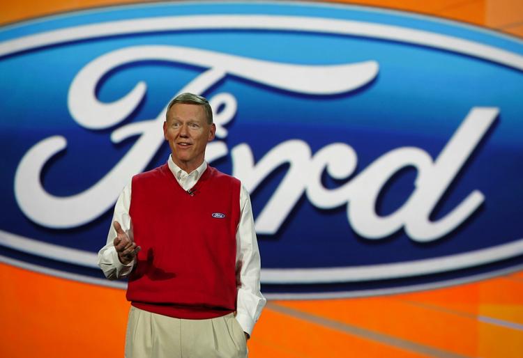 Ford-chefen Alan Mulally kan glæde sig over, at selskabet sparer 2,7 milliarder kroner i renteudgifter, efter at gælden er reduceret. Arkivfoto 