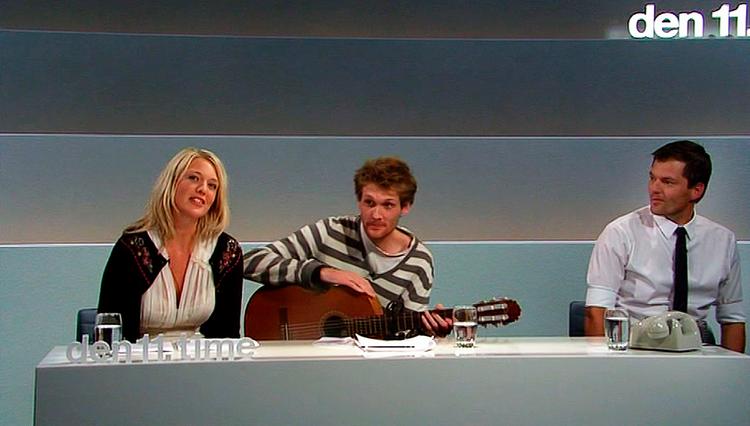 Christel Wiinblad og hendes skizofrene bror Jannick greb seerne og blev et kulturfænomen efter en optræden i Mikael Bertelsens Den 11. time, som siden har cirkuleret i klip på Youtube.com og også kan købes på dvd. Foto: DR 