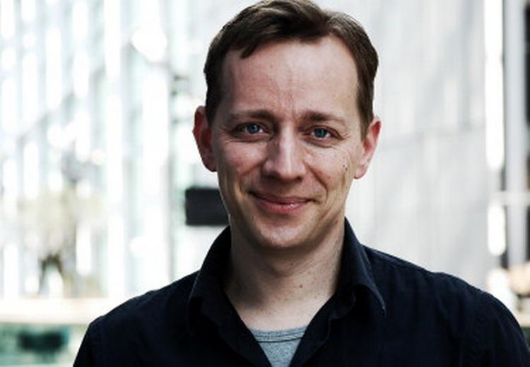 MARTIN KRISTIANSEN  39 år, sprogredaktør i DR og manden  bag DR's nye sprogpolitik. 