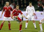 Der er stor risiko for, at Daniel Jensen, i midten, ikke bliver klar til VM-kvalifikationskampen mod Sverige i juni. Arkivfoto. 