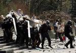 Tusindvis af demonstranter var i går og i nat på gaden for at demonstrere mod Moldovas kommuniststyre. I dag ventes flere protester. 