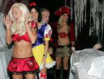 Hugh Hefner vil gerne dele sine Playboy-piger, i hvert fald på papiret. Arkivfoto. 
