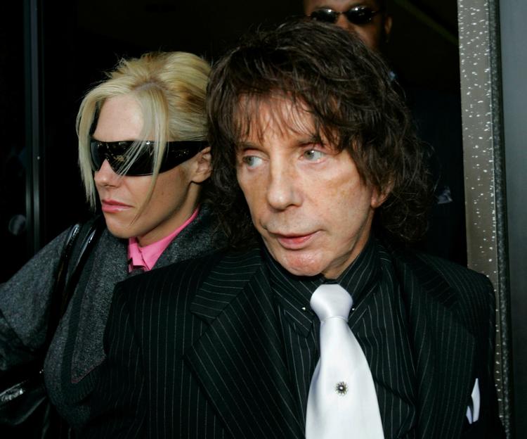 Phil Spector venter på en dom i sagen om mordet på skuespillerinden Lana Clarkson. Arkivfoto. 