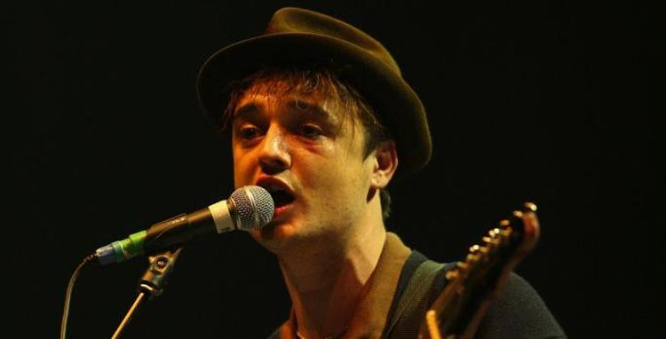 Rocktstjerne, ærkebrite og (ex-)junkie Pete Doherty giver koncert på årets Roskilde Festival. Foto: AP 