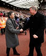 José Mourinho (tv.) som manager i Manchester United? Portugiseren har formatet, mener Alex Ferguson (th.). Arkivfoto. 