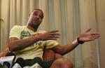 Mens Adriano - her under en pressekonference i Rio de Janeiro torsdag - holder påskeferie i Brasilien, spiller hans klubkammerater i Inter mod Palermo i Serie A lørdag. 