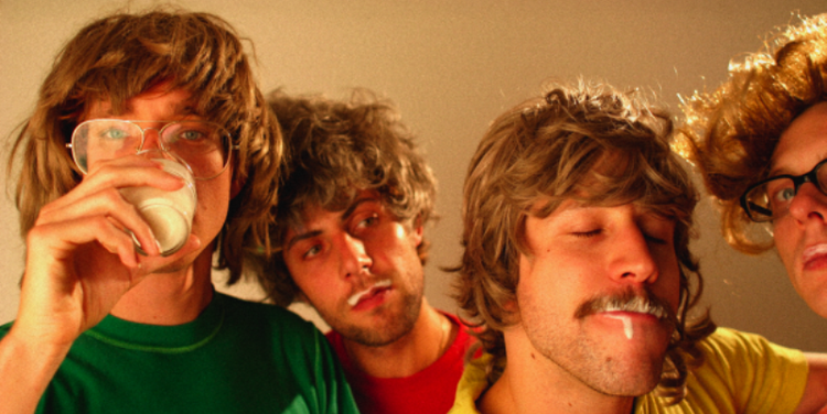 Mindre er mere. Siden 2003 har Berliner-ensemblet Whitest Boy Alive spillet deres unikke minimalistiske indiepop for en støt stigende fanskare. PR-foto. 