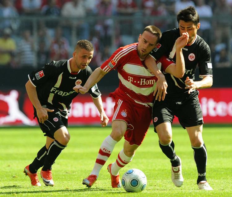 Franck Ribery førte an, da Bayern tog revanche for en uges forsmædelige nederlag. 