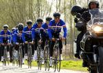 Quick Step-holdet - her samlet til træning i ugens løb - står stærk før det 107. Paris-Roubaix med sidste års vinder, Tom Boneen, og årets vinder af Flandern Rundt, Stijn Devolder. 