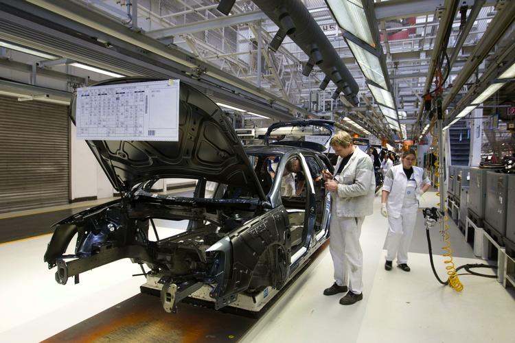 Volkswagen er en af de tyske virksomheder, der er blevet ramt af krisen og har oplevet et stort fald i salget af nye biler. Arkivfoto 