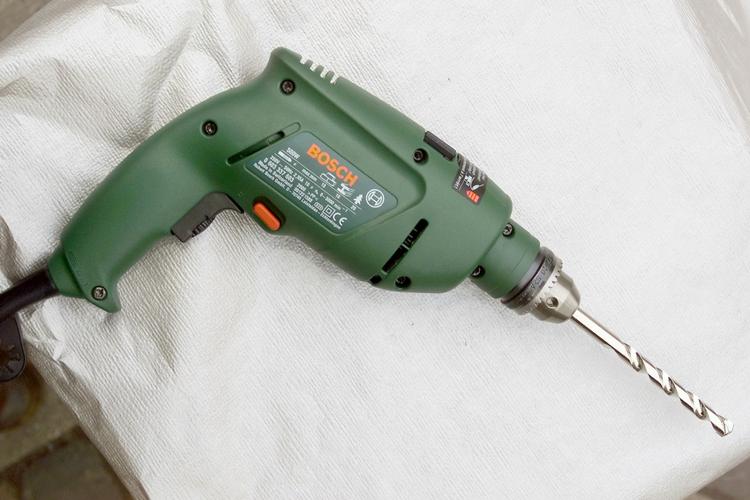 Når mænd er shopaholics er det blandt andet værktøj, de køber i store mængder. 