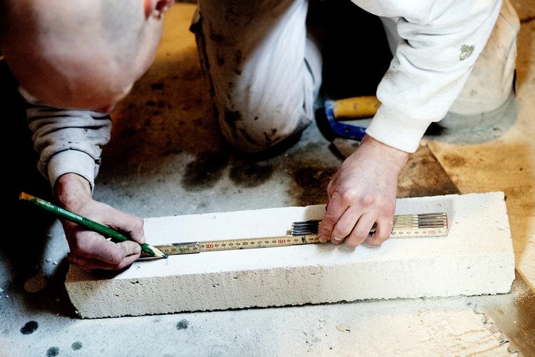 84.600 danskere har onsdag middag søgt om tilskud til renovering af hjemmet. Erhvers- og Byggestyrelsen har endnu ikke overblik over, om puljen er tømt. 