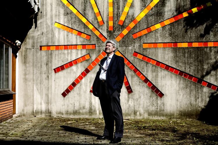 »Om vores aktionærer hedder Hansen, Petersen, Jensen eller Staten, det er i bund og grund ligegyldigt«, siger direktør for Skælskør Bank Carsten Roth. 