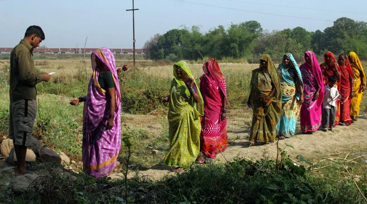 714 millioner vælgere skal stemme i Indien i løbet af de kommende 28 dage. 