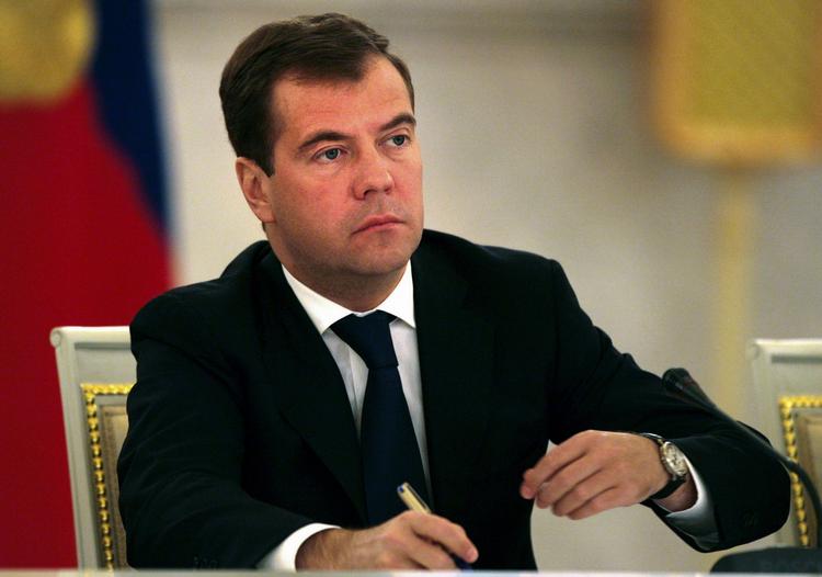 Ruslands præsident, Dmitry Medvedev, vil måske trække 20.000 soldater ud af Tjetjenien. 