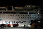 Redningskøretøjer ved den 30 år gamle DFDS-færge. 