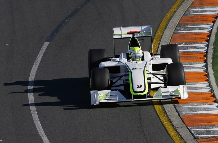 Jenson Button i sin Brawn-racer. Arkivfoto. 