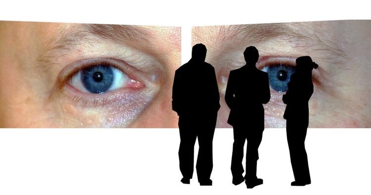 Terrorloven betyder, at danskerne overvåges på nettet, og når de har deres mobil tændt. Loven truer demokratiet, mener IT-folk. 