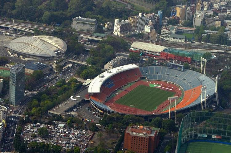 Den japanske hovedstad kæmper for at få værtskabet for OL i 2012. Det er 45 år siden, at OL sidst var i Japan, og det olympiske stadion fra dengang bruges stadig til atletik. 