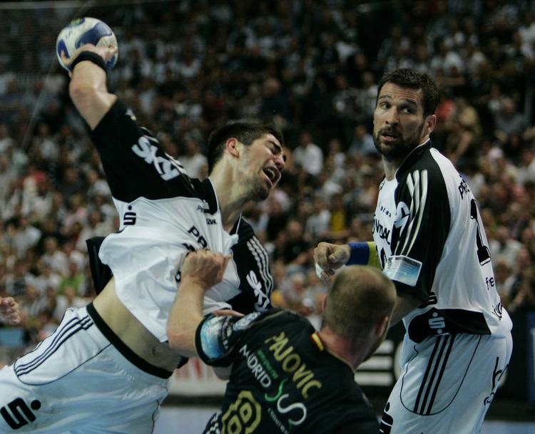 Jesper Nielsen kritiserer THW Kiel for urent trav. Her er det en af det nordtyske hold store stjerner, Nikola Karabatic, i aktion. Arkivfoto. 