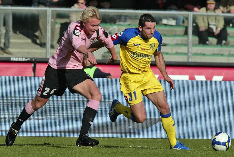 Simon Kjær havde endnu en god dag i Italien med en scoring i kampen mod Bologna. Arkivfoto. 