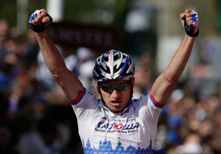 Russeren Sergei Ivanov tog noget overraskende sejren i Amstel Gold Race. 