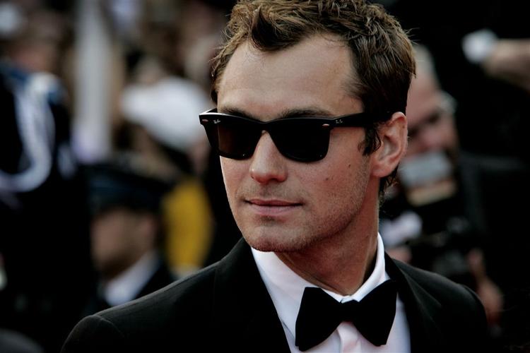 Jude Law kommer til Helsingør til august for at spille 'Hamlet' med det engelske teater Donmar Warehouse. 