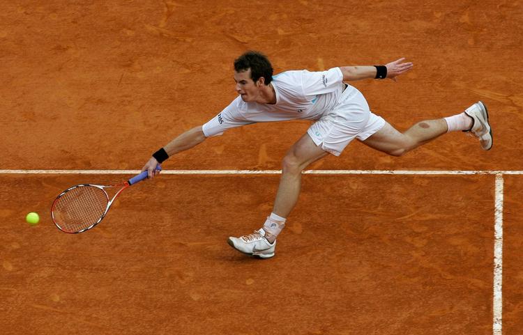 Andy Murray tabte semifinalen i Monte Carlo til Rafael Nadal, men den spanske verdensetter tror alligevel på briten, når det gælder French Open. Arkivfoto. 
